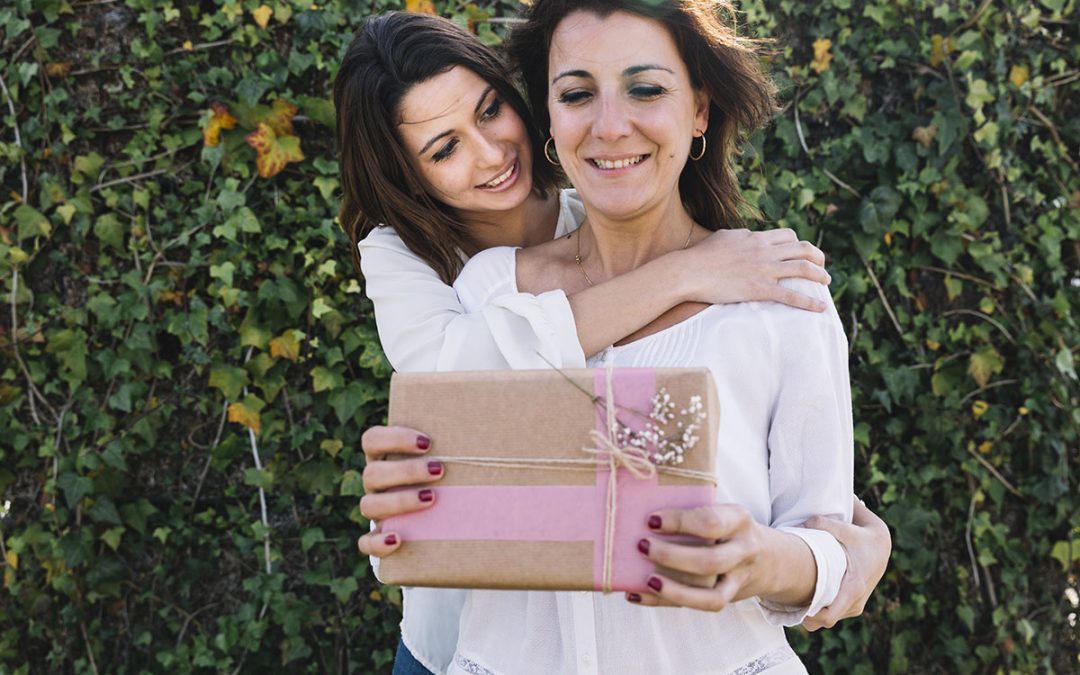 Mayfield Dentist Tips: Top 5 Best Gifts Ideas for Moms